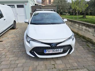 toyota-corolla-hb-hb-my22-1-8-hsd-5d-e-cvt-sol-automatik-2022-god