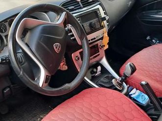 lancia delta (2008-2015)