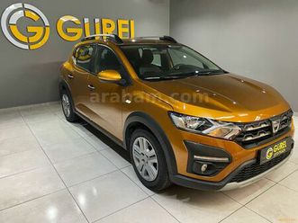 gurel-oto-hasarsiz-2022-sandero-1-0tce-stepway-comfort-41-301km