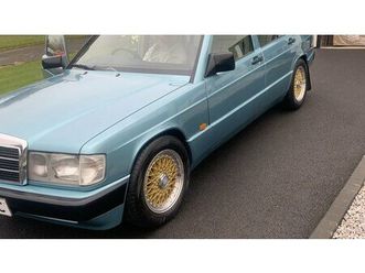 1991 mercedes mb180 bleu automatique, 5 vitesses conduite...