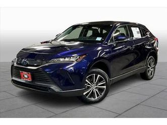 2021-toyota-venza-le