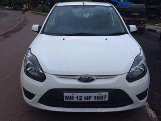 ford figo 1.2p titanium mt 2010