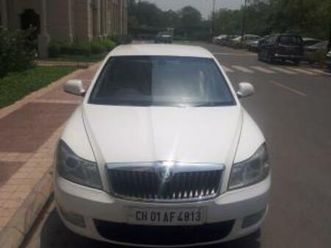 skoda laura l&k 2.0 tdi at 2010