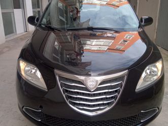 lancia y eco - chic -.corri ti attende