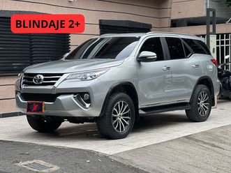 TOYOTA FORTUNER toyota-fortuner-2-8l