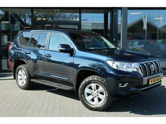 2.8 d-4d 5drs challenger a/t van