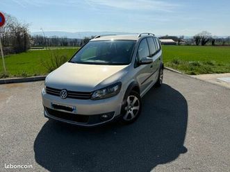 vw-crosstouran-1-4-tsi-bien-equipe-pneus-hiver-inclus