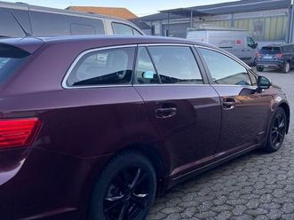 toyota-avensis-combi-2-0-turbodiesel