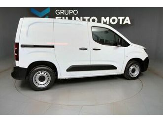 <li class=breadcrumbs-module_list-item__zg-6q peugeot partner premium standard 1.5 bluehdi </ol>