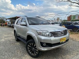 toyota-fortuner-4x2-sr5-2-7lt