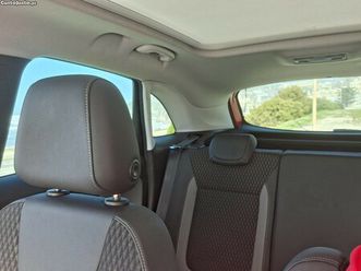 opel crossland x outubro/19