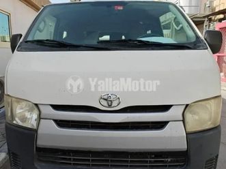 used toyota hiace mid roof van 2014