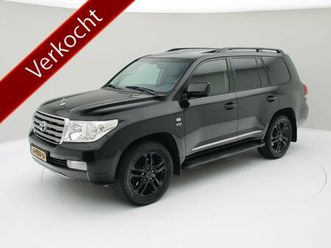 TOYOTA LAND CRUISER SW toyota-land-cruiser-v8-4-5-v8-d-4d-executive-high-roof-window-van-btw-vrij