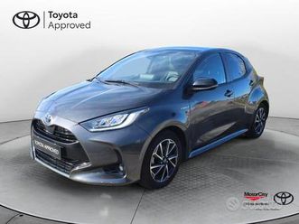 toyota-yaris-1-5-hybrid-5-porte-lounge