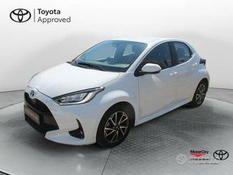 toyota-yaris-1-5-hybrid-5-porte-trend