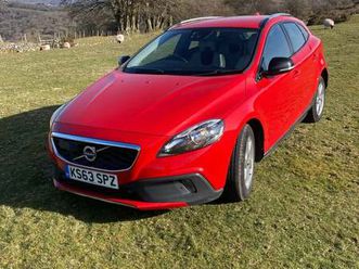 volvo-v40-cc-hatchback-2013-manual-1560-cc-5-doors