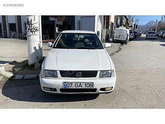 VOLKSWAGEN POLO CLASSIC 1-6-classic