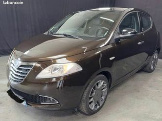 lancia-yspilon-toit-ouvrant-0-9-twin-air-85cv-boite-automatique