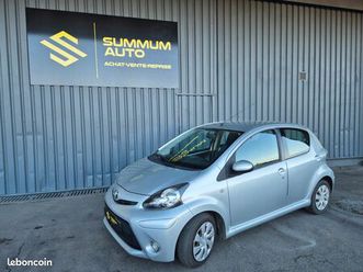 TOYOTA AYGO toyota-aygo-68ch-5-portes-moteur-a-chaine-ct-ok-ideale-pour-la-ville