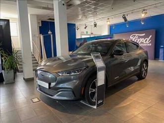 standard range rwd 269cv auto