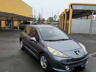 peugeot 207 - 2009
