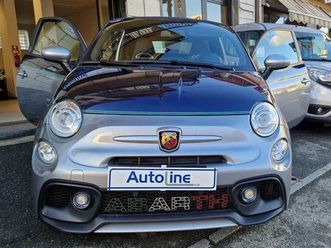 abarth 695c 180 cv. riva rivale n° 2.557 con logo 175 anniversary sui piantoni porte