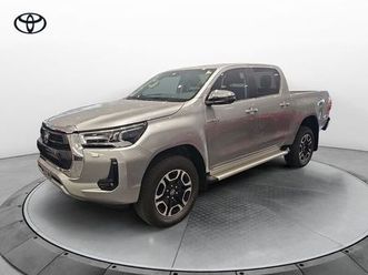 toyota hilux 2.4 d-4d a/t 4wd 4 porte double cab executive