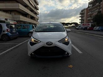 toyota aygo connect 1.0 vvt-i 72 cv 5 porte x-cool mmt xplay led c.automatico car play kamera