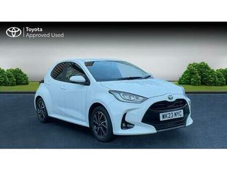 toyota-yaris-design-hatchback's-1-5-vvt-h-design-e-cvt-euro-6-start-stop-5dr