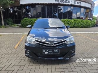2017 toyota etios valco 1.2 g hatchback