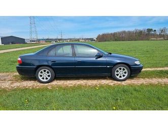 opel omega 2,2