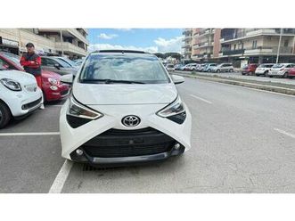 toyota aygo connect 1.0 vvt-i 72 cv 5 porte x-play mmt cabrio led pdc navi kamera cerchi 16