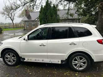 HYUNDAI SANTA FE hyundai-santa-fe-automatic-7-seater-4-wheel-drive-drives-perfect-hard-to-get-ideal-family