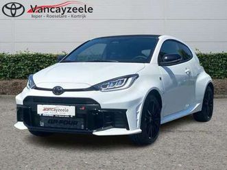 mt+red interior accent