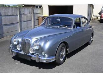 daimler 2.5 v8 saloon - 1965