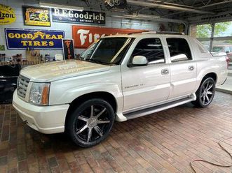 used 2004 cadillac escalade ext base