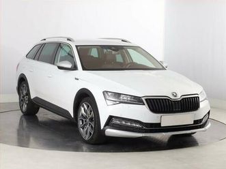 škoda superb scout 2.0 tsi, čr, navi