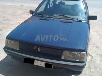 renault r9 essence manuelle 1987 à oujda
