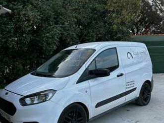 ford transit courier 2019