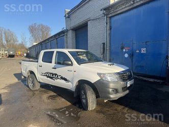 toyota-hilux-cena-16-900-eur-106kw-tirgo-uznemums-cena-ar-pvn-pilnpiedzina-prieksapsild