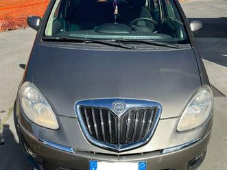 pianoforte a muro strauss