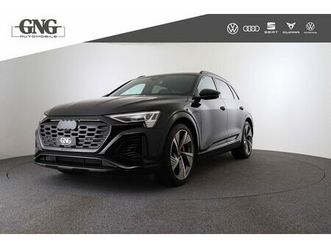 q8 55 e-tron black edition