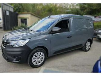 furgone 2 posti, 1.500 diesel, **soli 5.000 km**