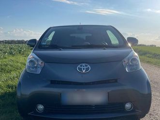 toyota-iq-100-edition-4places