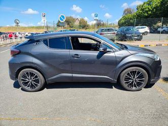 toyota-c-hr-lounge-batterie-ibride-nuove
