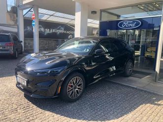 ford mustang mach-e 72.6 kwh premium awd