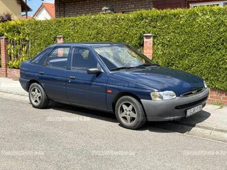 ford-escort-1-3-club