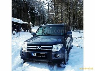 MITSUBISHI PAJERO 3-2-di-d