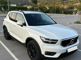 volvo xc40 t4 a momentum led - navi - kamera 190 km avtomatik