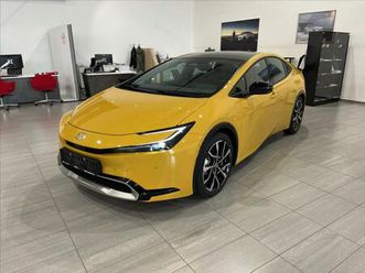 toyota prius 2.0 plug-in hybrid 223 koní e